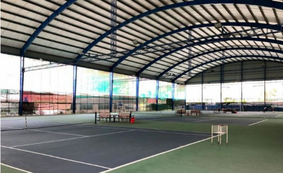 Thi công kết cấu thép mái xếp di động sân thể thao pickleball