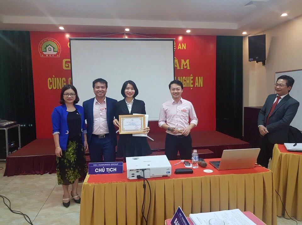 Lời Chia sẻ của chị Nguyễn Thị hường - Giám đốc Trung tâm UCMAS Vinh về tổ chức VEC